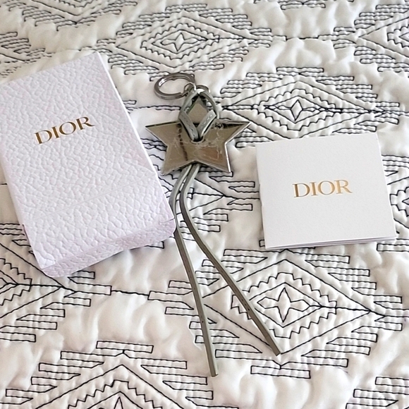 #13 Christian Dior Star Key Chain Ring Charm Leather Silver 2024 Platinum Member - Picture 1 of 3